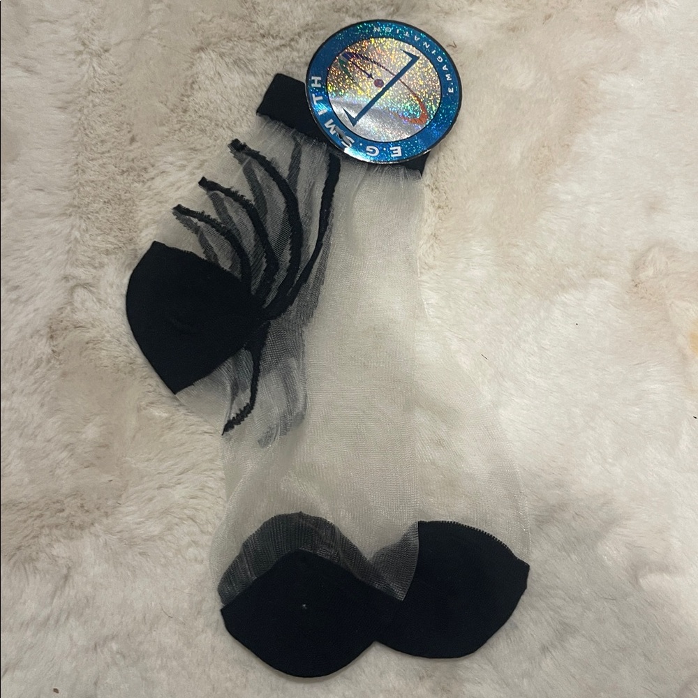 Assorted Women's Socks Collection - Picture 6 of 16